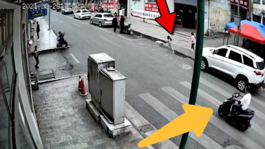 视频丨“鬼探头”式过马路？六盘水两起交通事故现场曝光 →休闲区蓝鸢梦想 - Www.slyday.coM