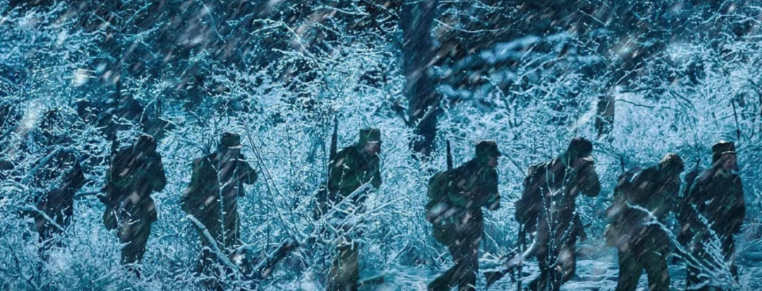 票房破12亿！创12项纪录！真正的长津湖战役有多惨烈？亲历老兵流泪讲述……网友破防了休闲区蓝鸢梦想 - Www.slyday.coM