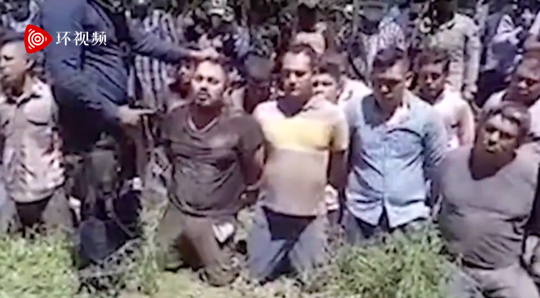 视频曝光墨西哥贩毒团伙处决对头把尸体扔市长办公室楼外