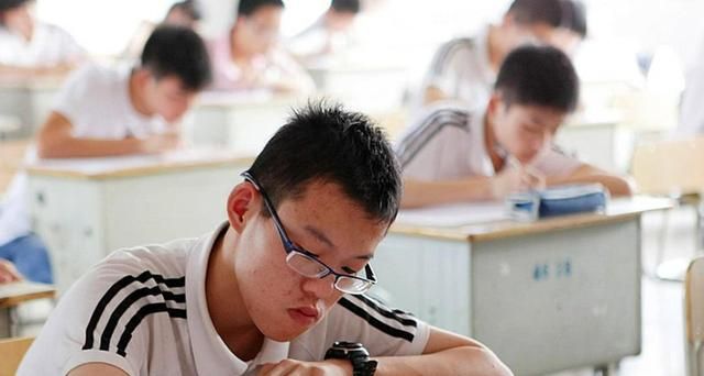 13岁女孩喝下百草枯,背后原因耐人寻味,孩子的心理为何如此脆弱休闲区蓝鸢梦想 - Www.slyday.coM 13岁女孩喝下百草枯,背后原因耐人寻味,孩子的心理为何如此脆弱休闲区蓝鸢梦想 - Www.slyday.coM