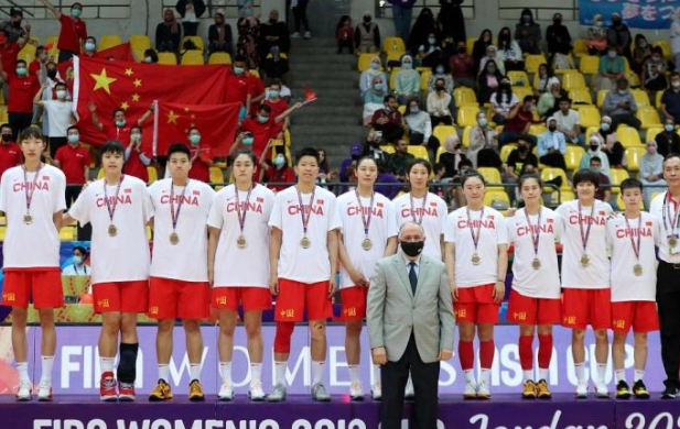 女篮丢冠,权威媒体说了啥?给予掌声+走在正确的路上,不提主帅休闲区蓝鸢梦想 - Www.slyday.coM 女篮丢冠,权威媒体说了啥?给予掌声+走在正确的路上,不提主帅休闲区蓝鸢梦想 - Www.slyday.coM