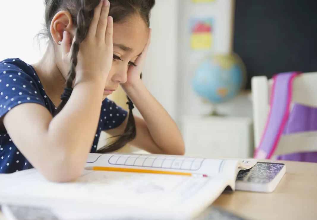 宝宝身上的哪些学霸潜质，常被父母误认为是坏毛病呢？休闲区蓝鸢梦想 - Www.slyday.coM