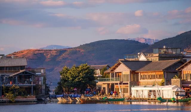 中国第一辆双层海景列车,沿途风景堪称世界级大片,还有酒吧KTV休闲区蓝鸢梦想 - Www.slyday.coM