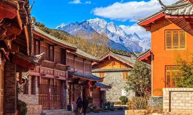 中国第一辆双层海景列车,沿途风景堪称世界级大片,还有酒吧KTV休闲区蓝鸢梦想 - Www.slyday.coM