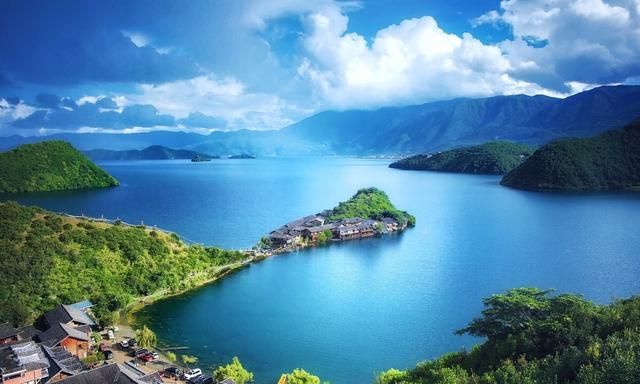 中国第一辆双层海景列车,沿途风景堪称世界级大片,还有酒吧KTV休闲区蓝鸢梦想 - Www.slyday.coM