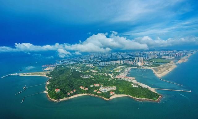 乘坐直升机,高空俯瞰广西最美沙滩,"天下第一滩"名不虚传|北海银滩