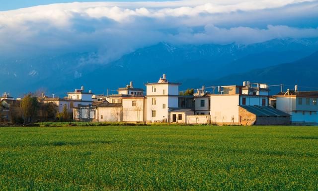 中国第一辆双层海景列车,沿途风景堪称世界级大片,还有酒吧KTV休闲区蓝鸢梦想 - Www.slyday.coM