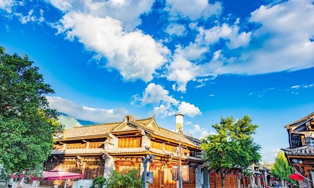 中国第一辆双层海景列车,沿途风景堪称世界级大片,还有酒吧KTV休闲区蓝鸢梦想 - Www.slyday.coM