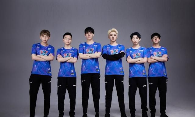 「坐谈客耳」S11:LNG战HLE 谁点谁的菜?休闲区蓝鸢梦想 - Www.slyday.coM 「坐谈客耳」S11:LNG战HLE 谁点谁的菜?休闲区蓝鸢梦想 - Www.slyday.coM