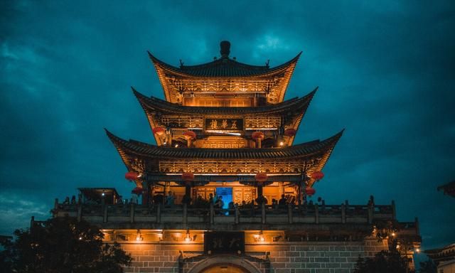 中国第一辆双层海景列车,沿途风景堪称世界级大片,还有酒吧KTV休闲区蓝鸢梦想 - Www.slyday.coM