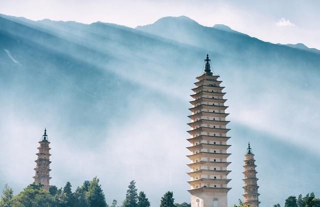 中国第一辆双层海景列车,沿途风景堪称世界级大片,还有酒吧KTV休闲区蓝鸢梦想 - Www.slyday.coM