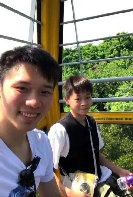 热泪盈眶!全红婵的愿望实现了,终于见到了大熊猫休闲区蓝鸢梦想 - Www.slyday.coM 热泪盈眶!全红婵的愿望实现了,终于见到了大熊猫休闲区蓝鸢梦想 - Www.slyday.coM