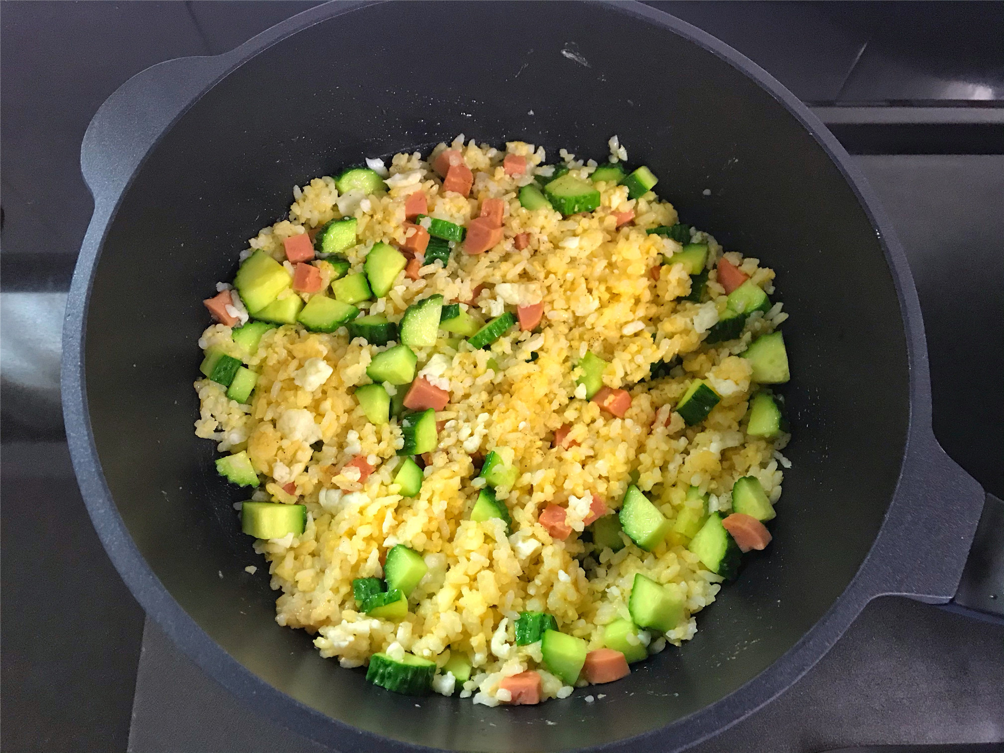 黄金蛋炒饭好吃有窍门炒前多加一步米饭粒粒分明好看又好吃