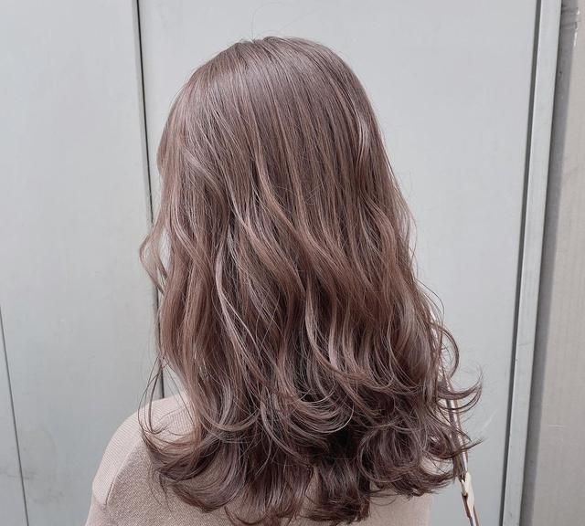 秋季发色10.仿佛是韩剧中走出来的女主角发色!