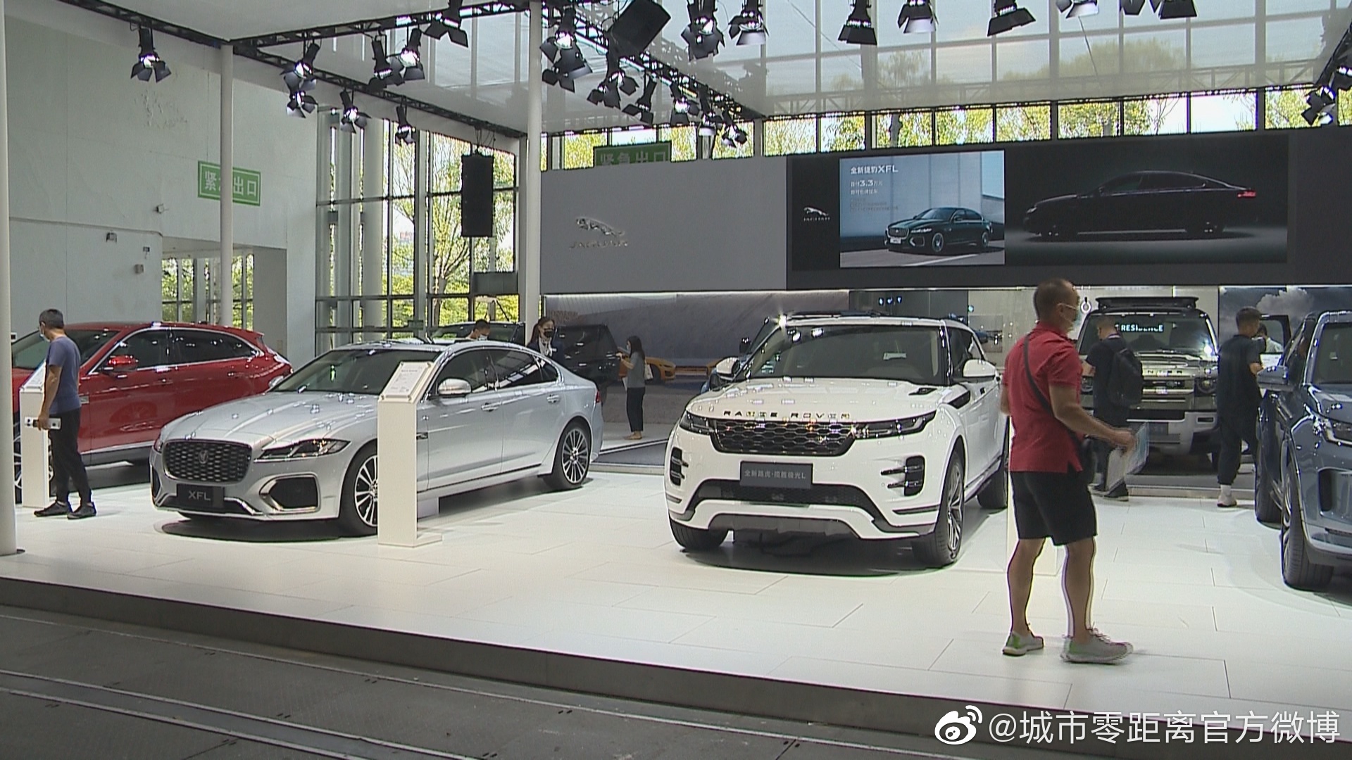 为期四天的2021中山"十一"车展吸引了不少街坊前往,我身边都有不少想