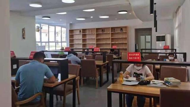 假期每天只开两个多小时？上海市民建议社区服务“全年无休”得到回应休闲区蓝鸢梦想 - Www.slyday.coM