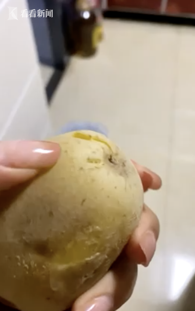 女孩看完《长津湖》回家自制冻土豆：觉得很心酸休闲区蓝鸢梦想 - Www.slyday.coM