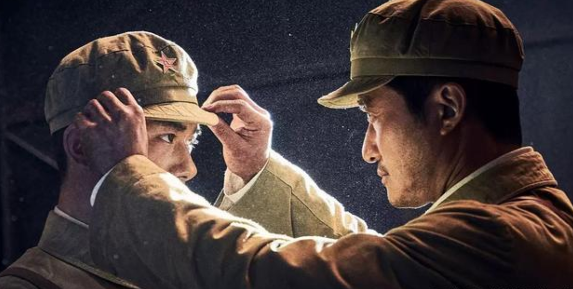 《长津湖》伍万里火车上看长城含义深刻,导演镜头语言太牛了休闲区蓝鸢梦想 - Www.slyday.coM 《长津湖》伍万里火车上看长城含义深刻,导演镜头语言太牛了休闲区蓝鸢梦想 - Www.slyday.coM