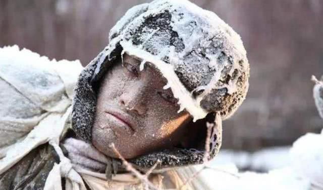 《长津湖》这么大一个疏忽,居然反被资深影人夸谈为注重细节?休闲区蓝鸢梦想 - Www.slyday.coM