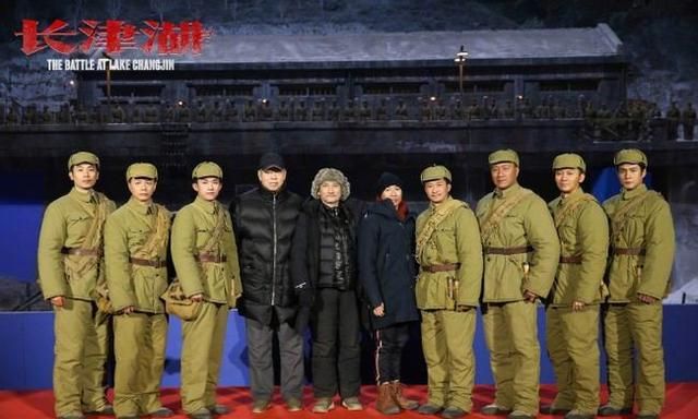 《长津湖》这么大一个疏忽,居然反被资深影人夸谈为注重细节?休闲区蓝鸢梦想 - Www.slyday.coM