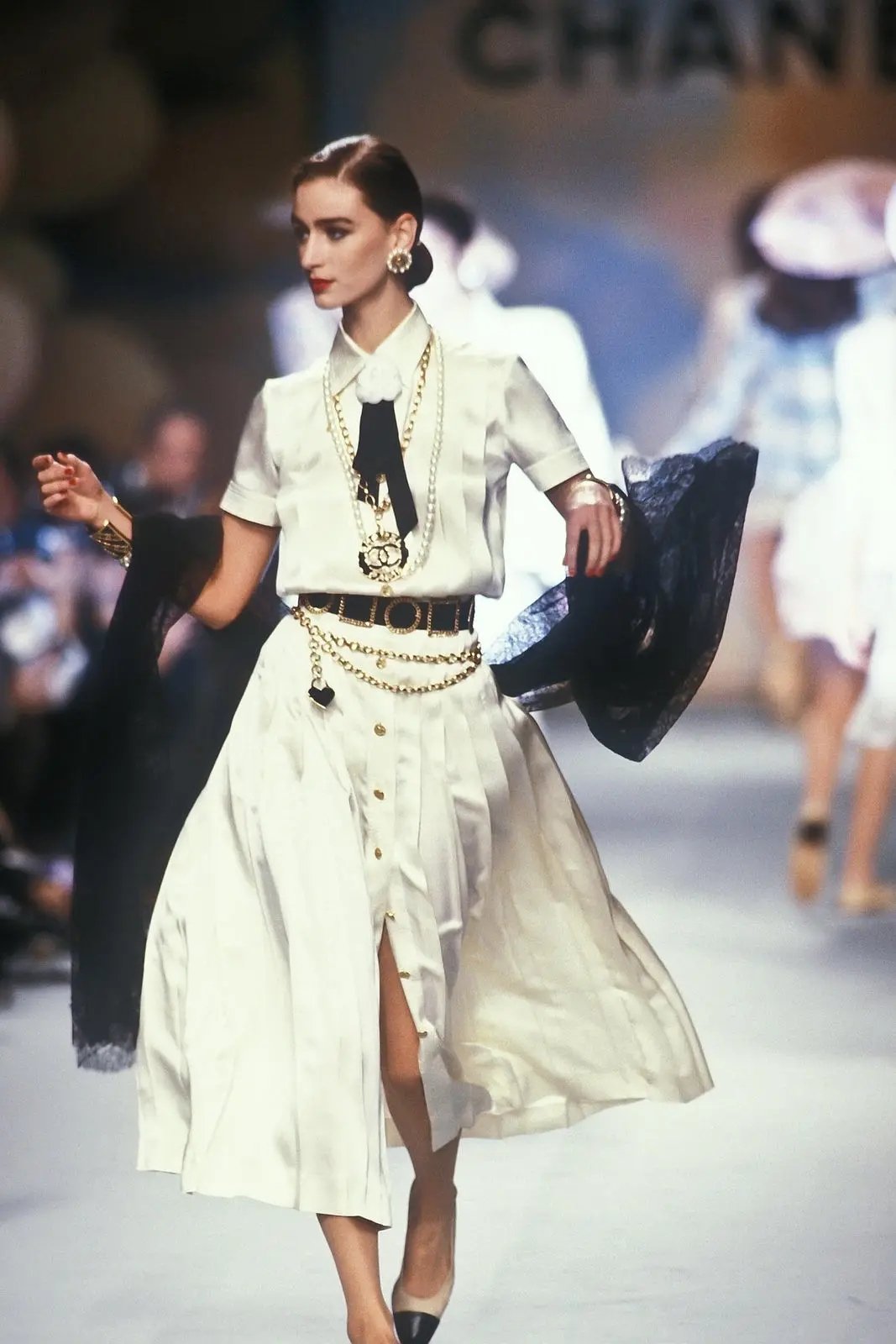 90年代的chanel秀场优雅永不过时