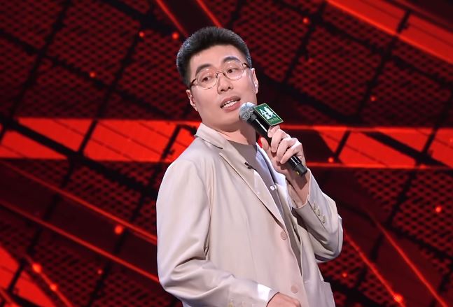 让人觉得意外的是上一季比赛,如果没有复活机会,周奇墨早在第一轮就被