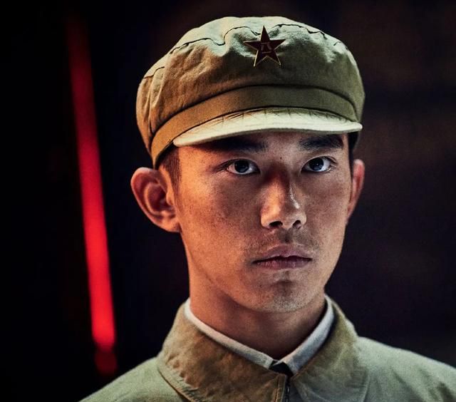 韩东君太难了,《长津湖》有望破《战狼2》纪录,观众却没认出他休闲区蓝鸢梦想 - Www.slyday.coM 韩东君太难了,《长津湖》有望破《战狼2》纪录,观众却没认出他休闲区蓝鸢梦想 - Www.slyday.coM