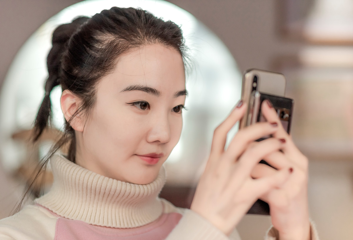 未来，电视将被取代？“无屏时代”已来临，你还会购买电视吗？休闲区蓝鸢梦想 - Www.slyday.coM