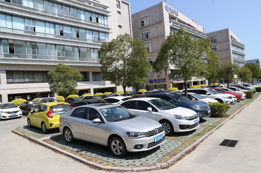 买房没有停车位,将会面临4大难题,按照这4点选车位再好不过了