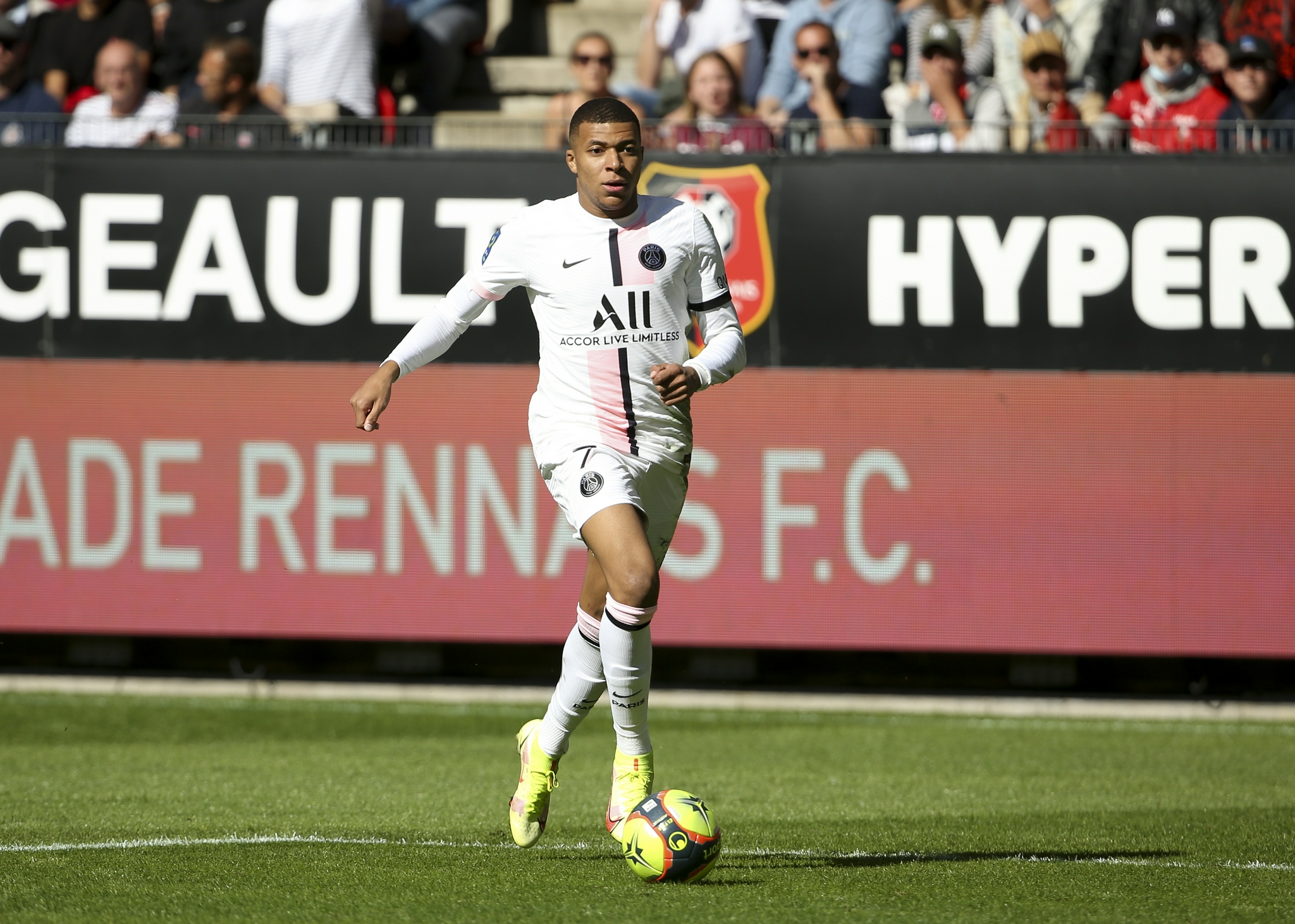 姆巴佩始终想要离开大巴黎.