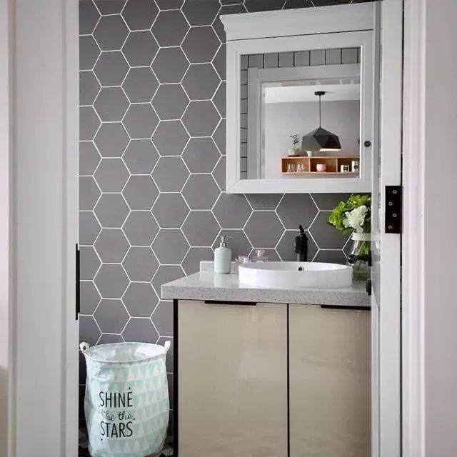 80㎡二居简单装修，电视墙+隐形门二合一的操作，你肯定没见过休闲区蓝鸢梦想 - Www.slyday.coM