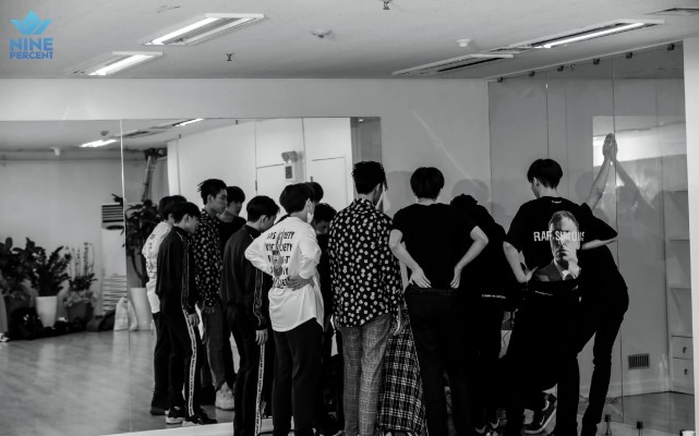 NPC解散两周年，成员发展越来越好，真的是内娱男团天花板吧休闲区蓝鸢梦想 - Www.slyday.coM