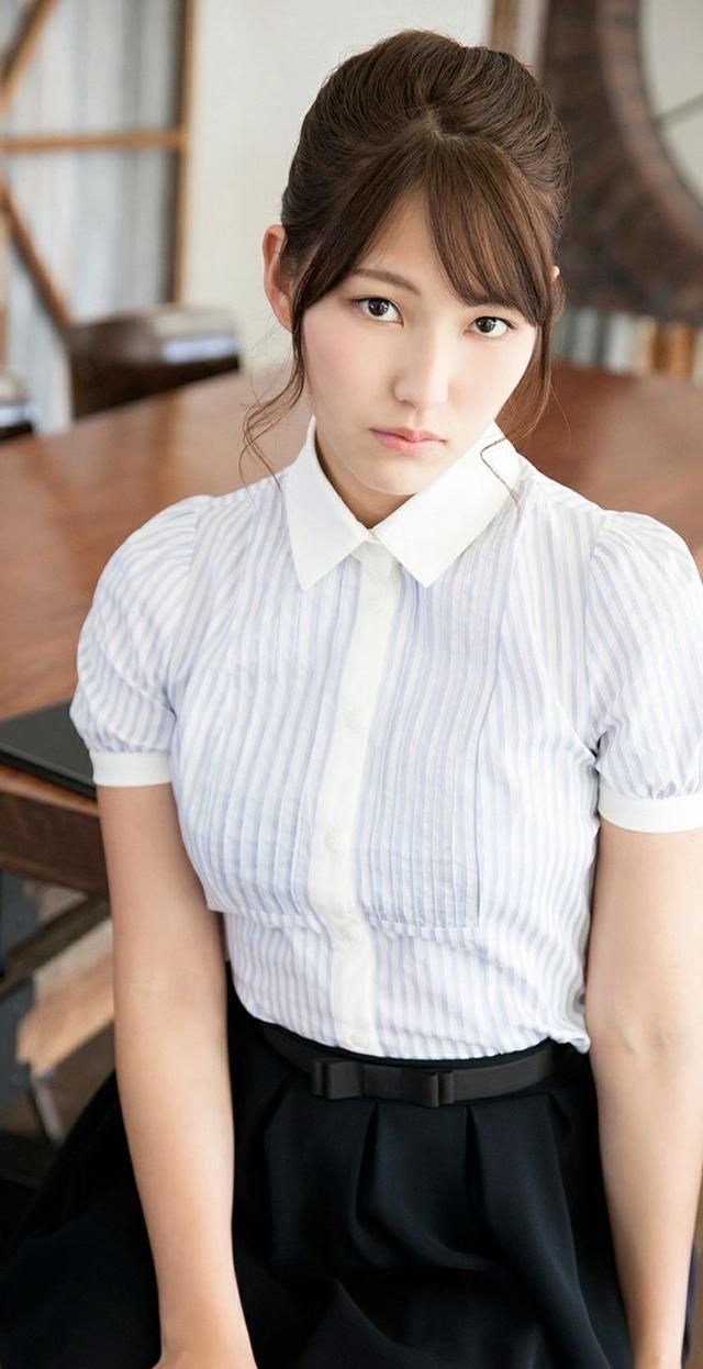 原彩香,影视作品多产的大高个日本女演员__财经头条