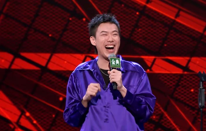 脱口秀大会4评委很谨慎敏感话题不拍灯演员说完还得解释