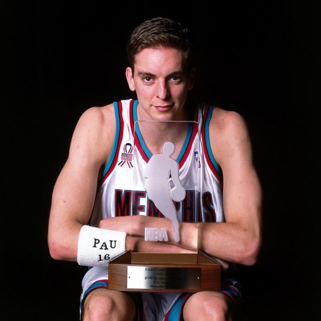 加索尔正式退役！瓦妮莎晒科比昔日言论：他的球衣会挂在我的旁边休闲区蓝鸢梦想 - Www.slyday.coM