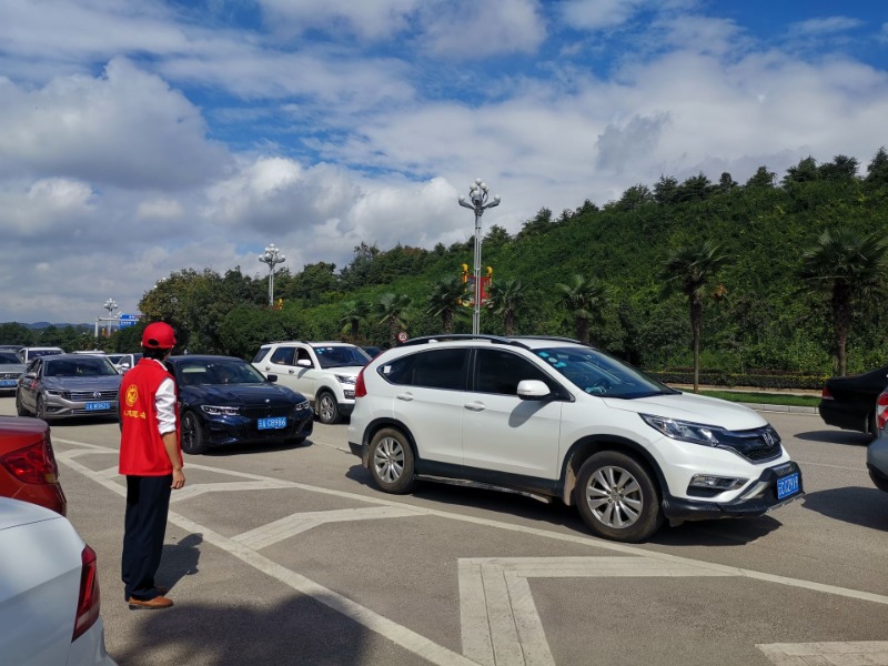 国庆假期坚守岗位 昆明文旅工作不松懈休闲区蓝鸢梦想 - Www.slyday.coM