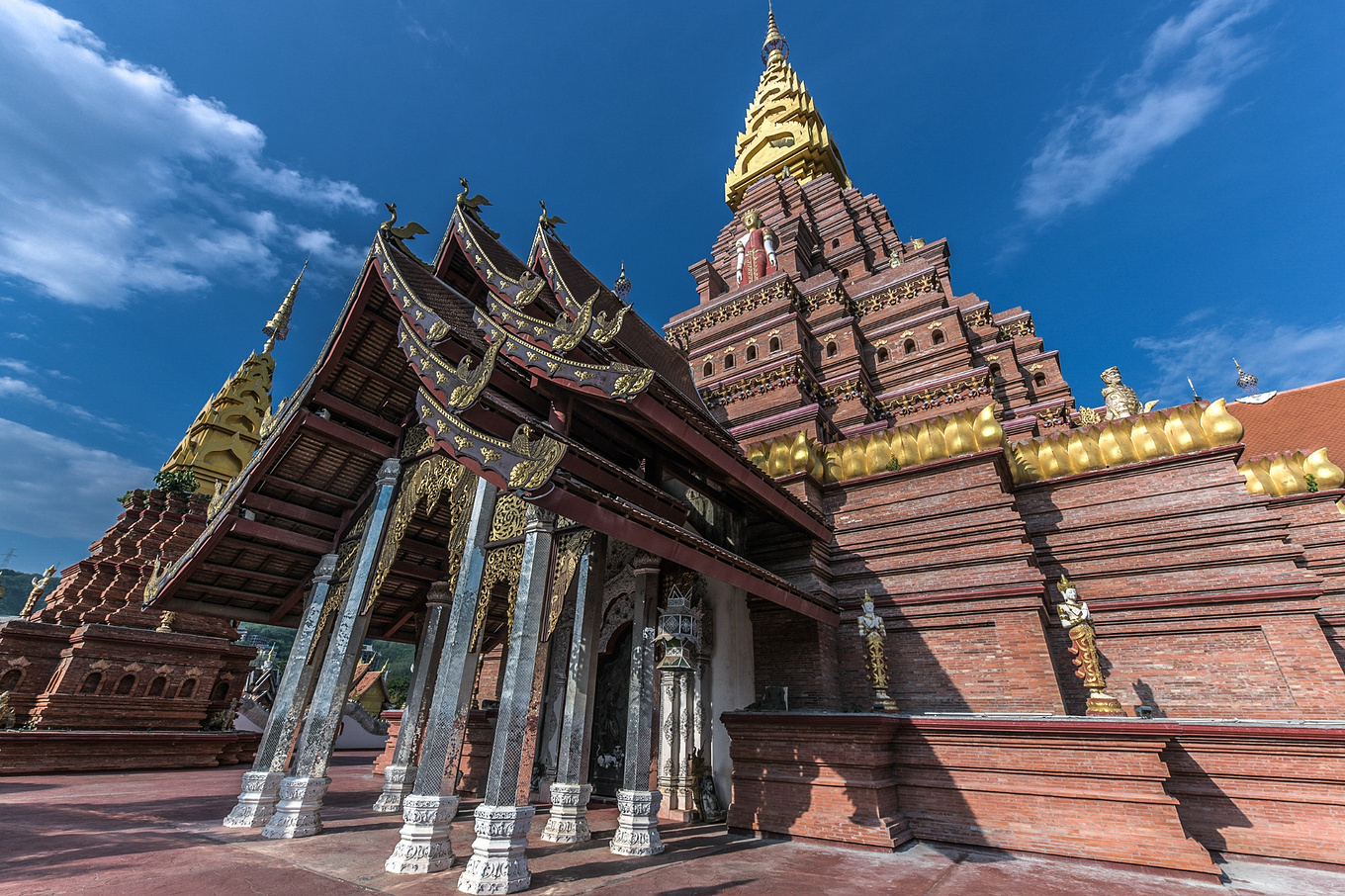 没想到在国内也一样可以欣赏异域建筑风光,这种感觉真的很赞.