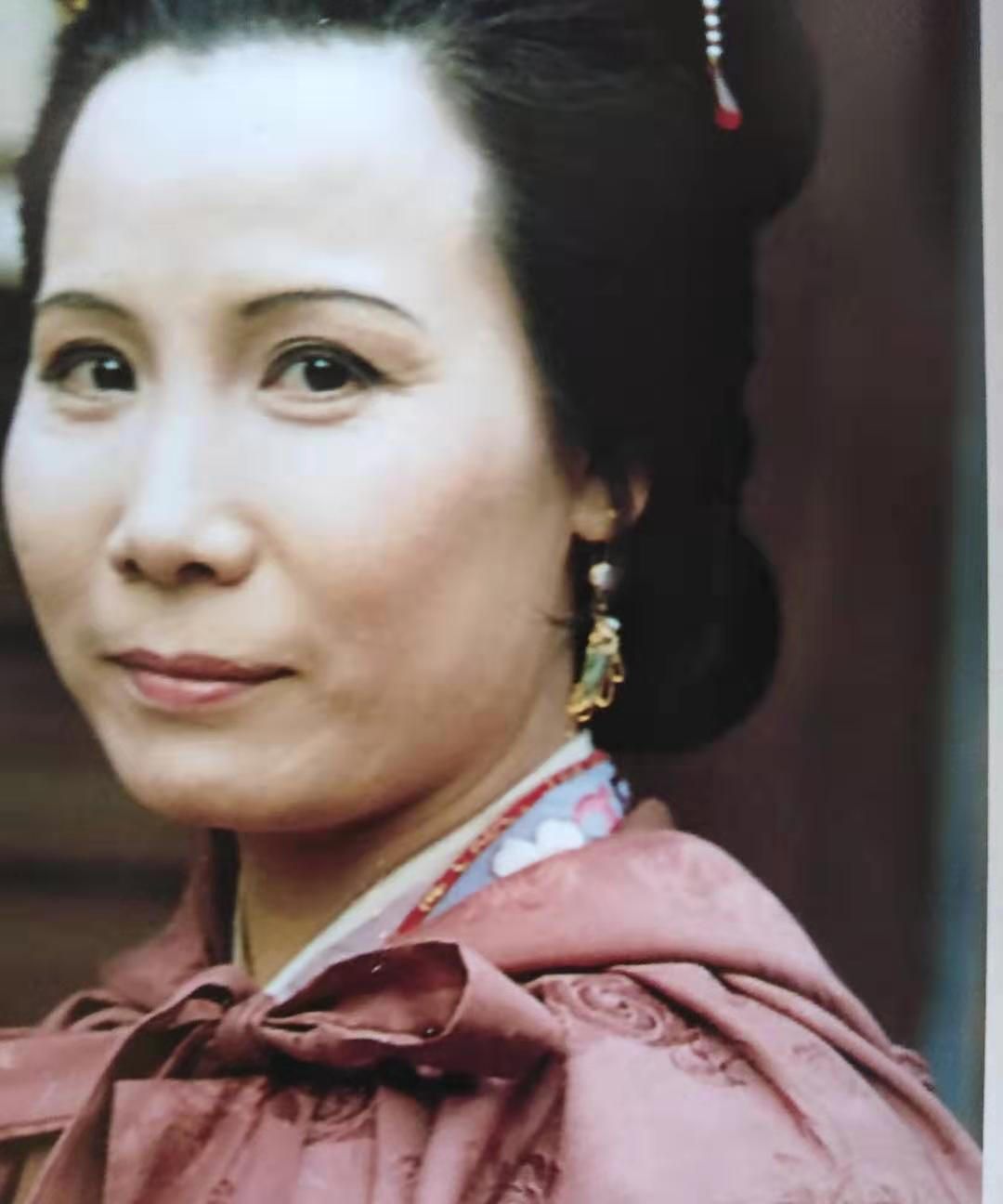 赵姨娘替儿子讨妾遭到贾政拒绝后她说出了宝玉的秘密