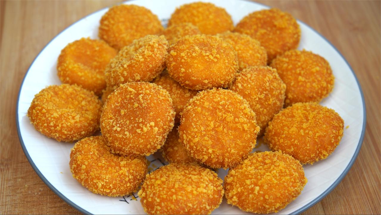 南瓜饼最简单做法,3分钟就出锅,外酥里糯不粘牙,孩子抢着吃