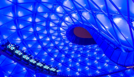 一游客在上海迪士尼创极速光轮等候区排队时突然昏倒，抢救无效身故休闲区蓝鸢梦想 - Www.slyday.coM