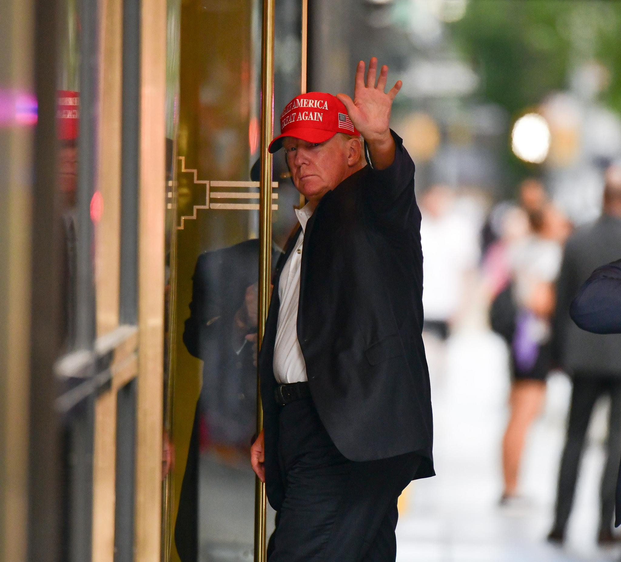 特朗普25年来首次跌出美国400富豪榜，福布斯：怪你自己休闲区蓝鸢梦想 - Www.slyday.coM