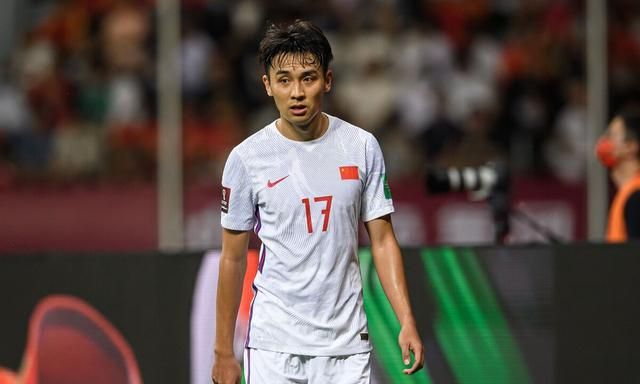 国足VS越南：李铁迎合球迷,将2主力拿下,1人落选成致命失误休闲区蓝鸢梦想 - Www.slyday.coM