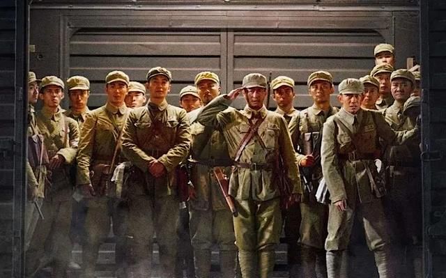 《长津湖》,影片精髓揭秘,吴京不让易烊千玺开枪的3大原因休闲区蓝鸢梦想 - Www.slyday.coM