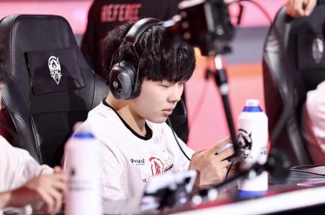 深度解析初晨与一诺在ag超玩会的定位