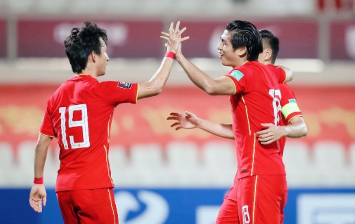 PK越南！国足首发11人浮现：2大中锋武磊领衔，阿兰和洛国富上位休闲区蓝鸢梦想 - Www.slyday.coM