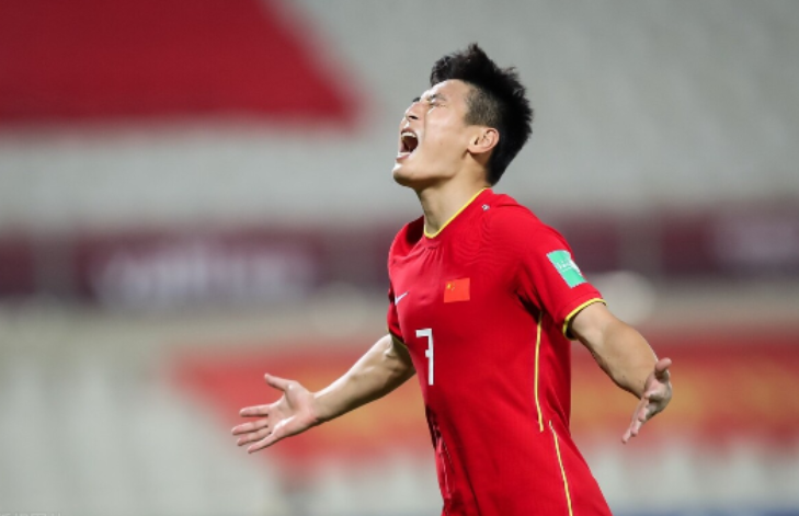 PK越南！国足首发11人浮现：2大中锋武磊领衔，阿兰和洛国富上位休闲区蓝鸢梦想 - Www.slyday.coM