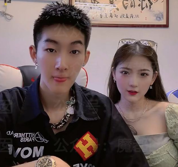 网红界情侣又散了一对法克儿爆料寒王出轨网友称不再相信爱情