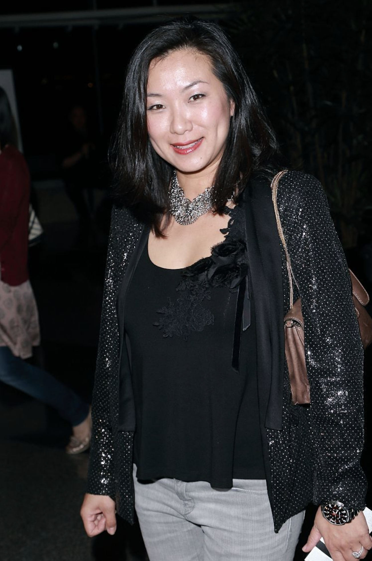 方中信为莫可欣庆祝生日戴百万名表显阔气夫妻贴面合照很恩爱