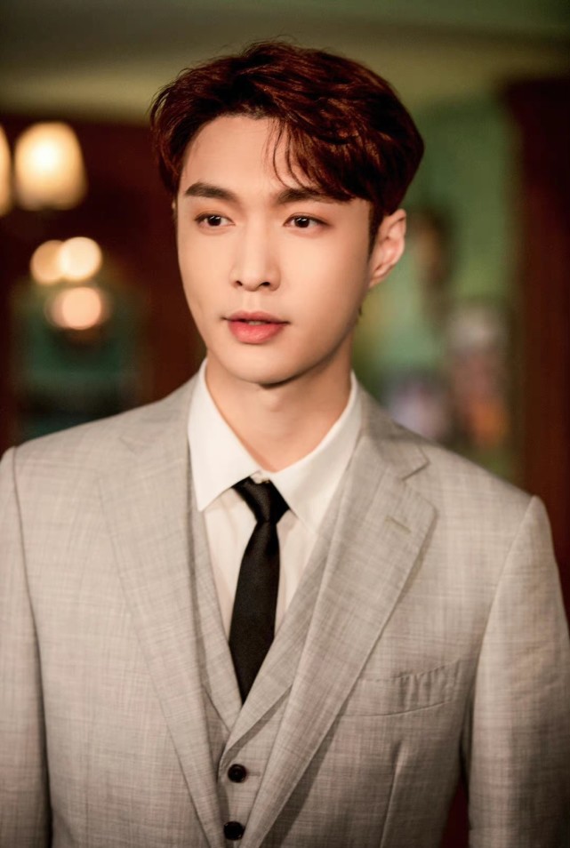 张艺兴30岁生日发长文,exo为其庆生,敢相信他已经30岁了吗|张艺兴|庆