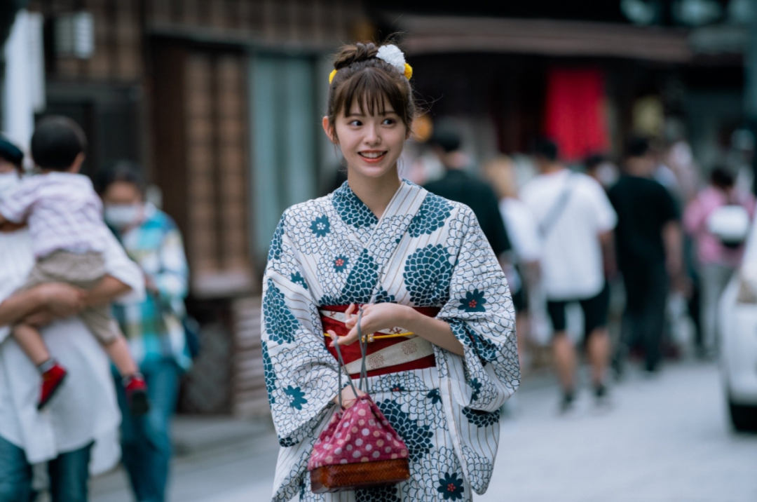 日本少女18岁签约，却被公司雪藏5年！出道便美如惊鸿！休闲区蓝鸢梦想 - Www.slyday.coM